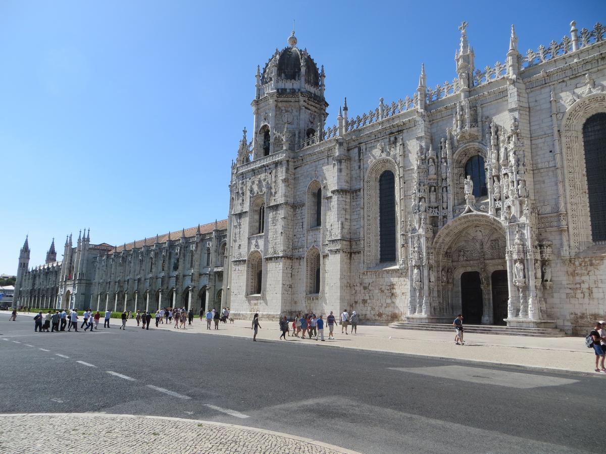 Go Native Lisbon - Principe Real Apartment Exterior photo